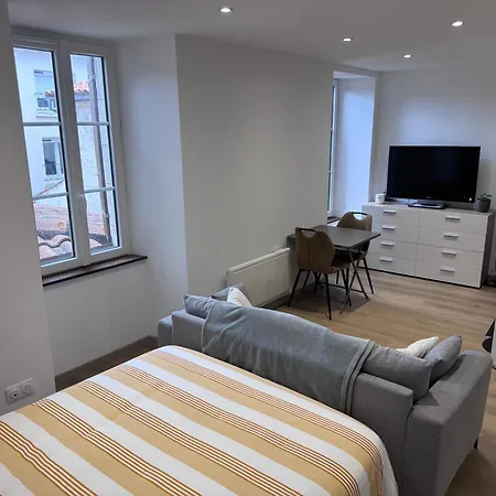 Appartement Renove Au Coeur Du Centre Historique De Saintes